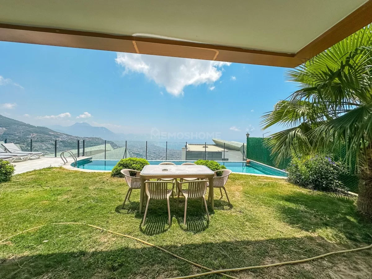 Manzaralı Lüks Triplex Villa