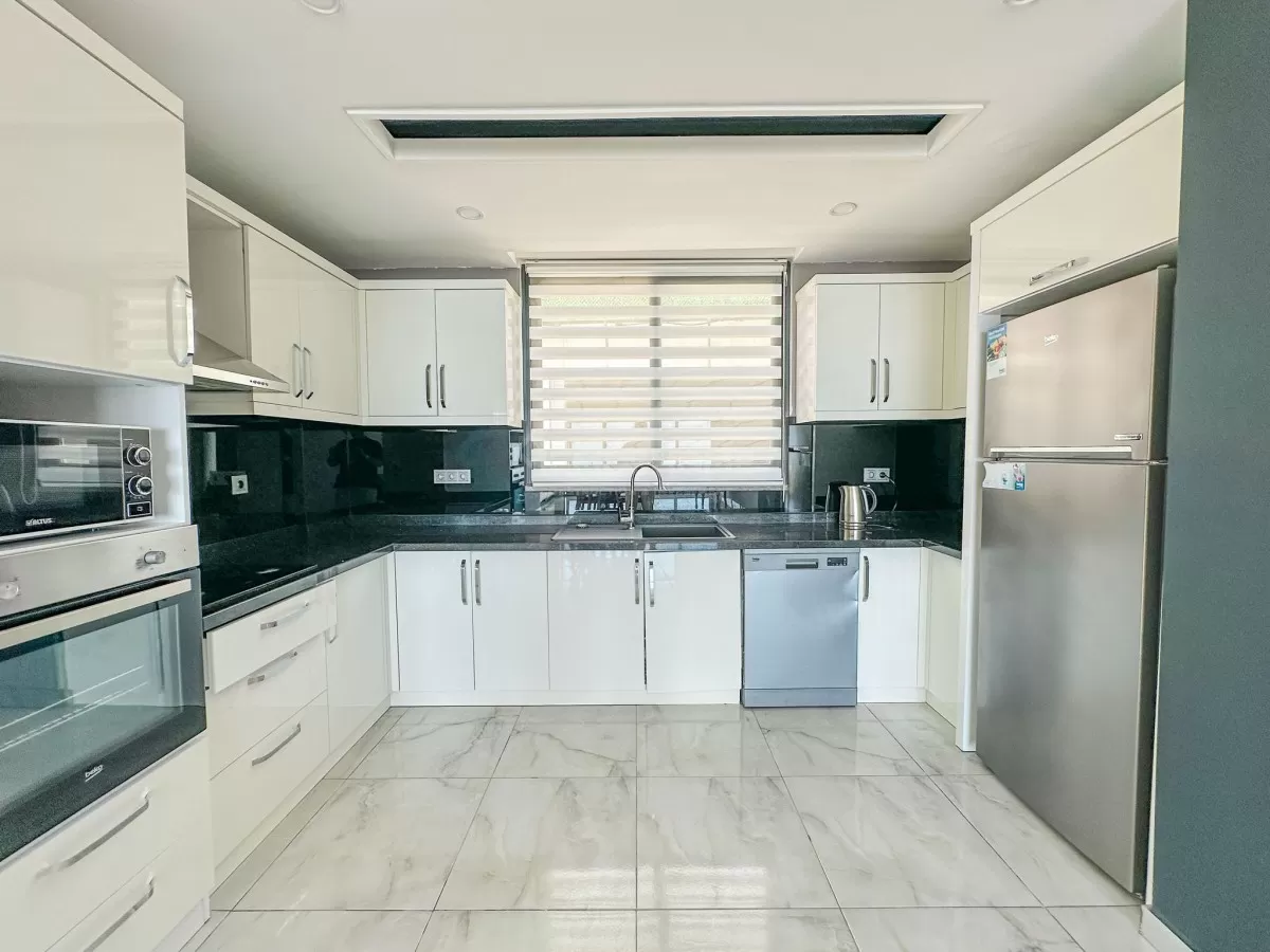 Manzaralı Lüks Triplex Villa