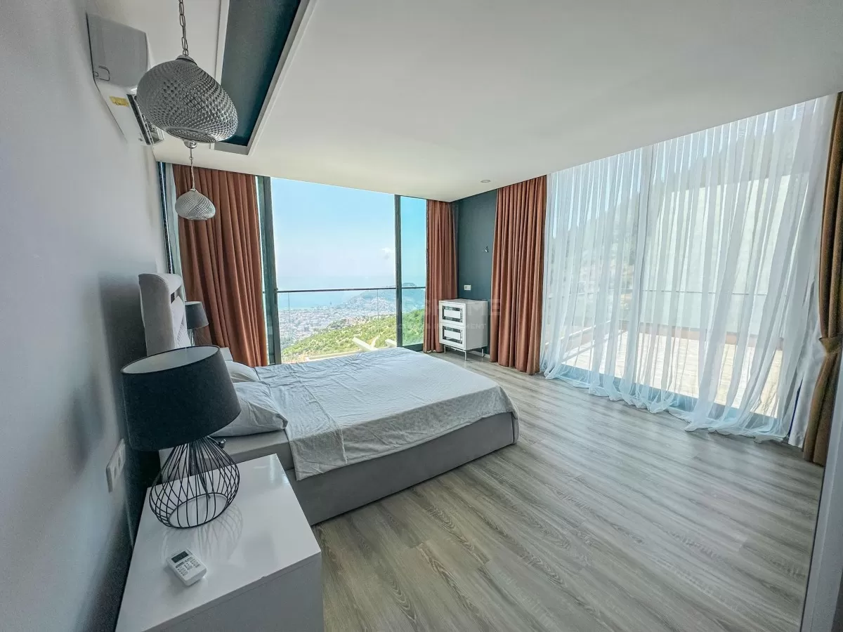 Manzaralı Lüks Triplex Villa