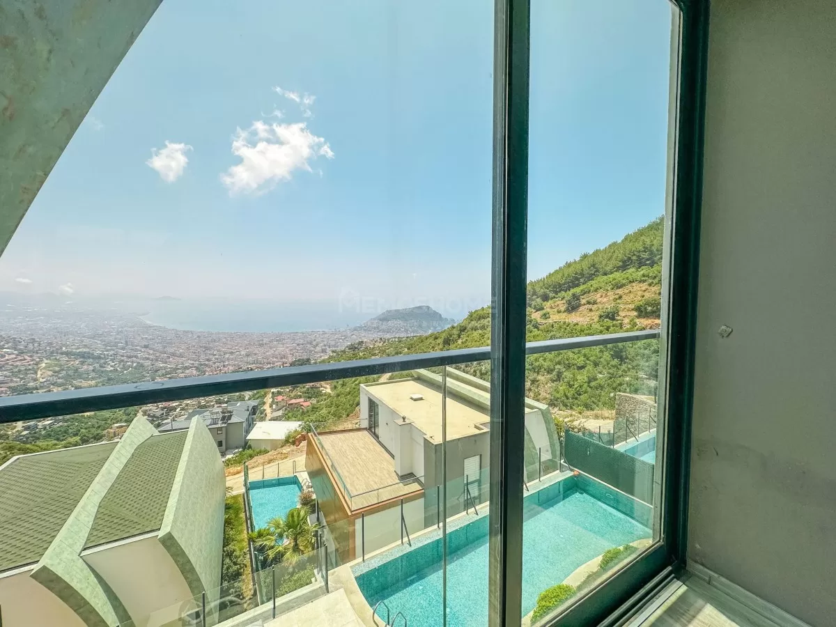 Manzaralı Lüks Triplex Villa