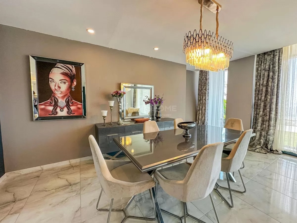 Manzaralı Lüks Triplex Villa