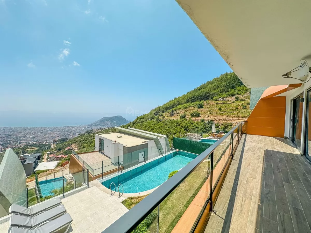 Manzaralı Lüks Triplex Villa