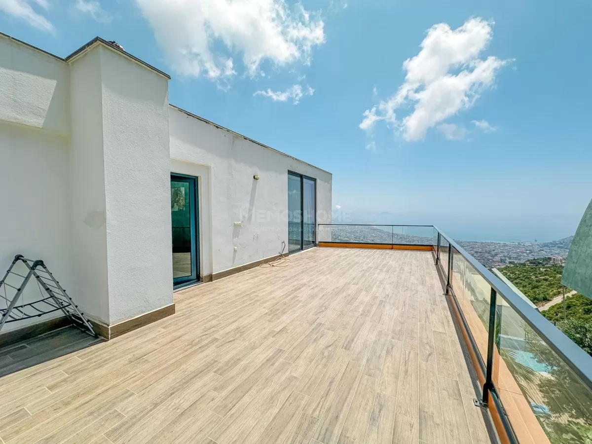 Manzaralı Lüks Triplex Villa