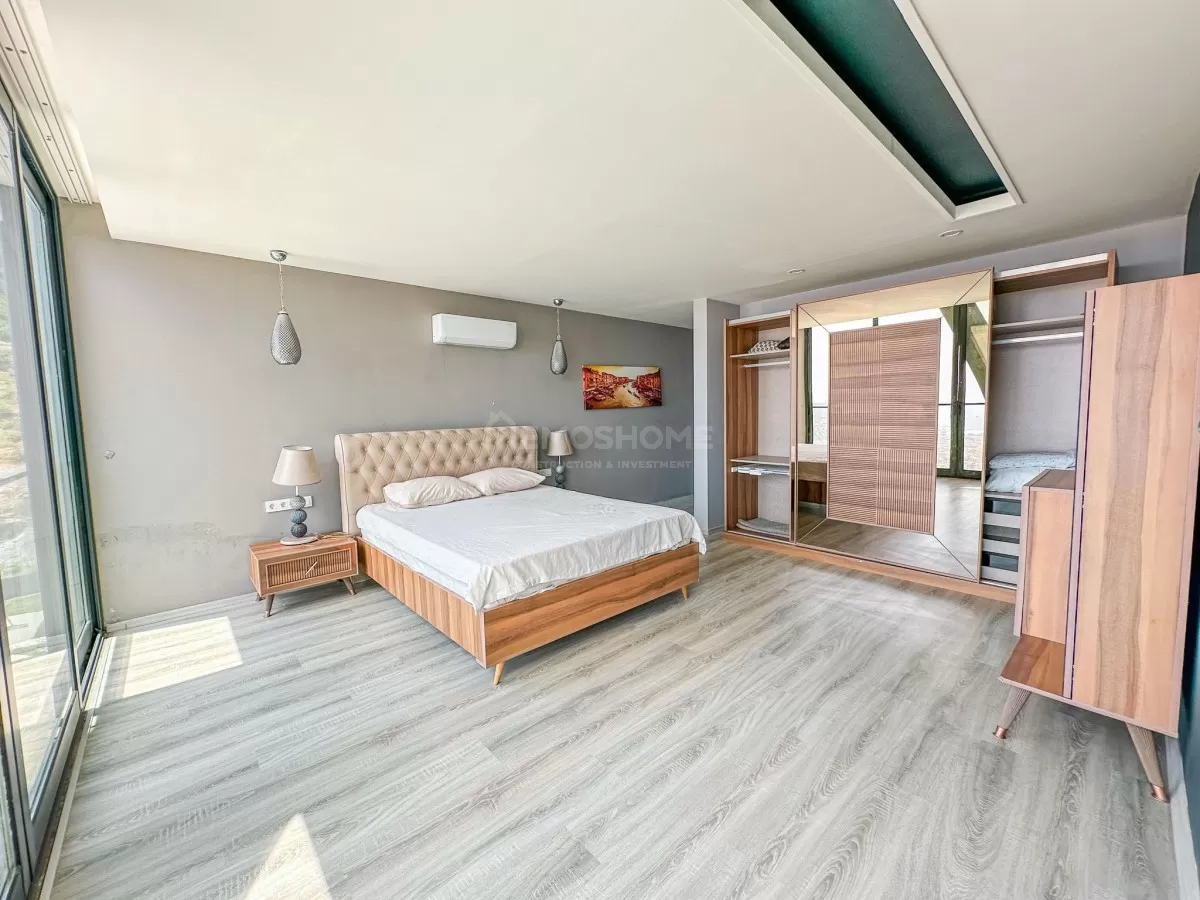 Manzaralı Lüks Triplex Villa