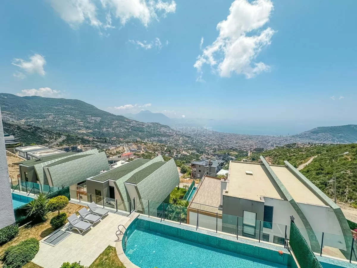 Manzaralı Lüks Triplex Villa