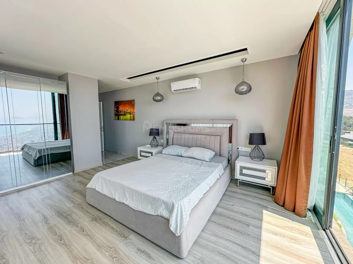Manzaralı Lüks Triplex Villa