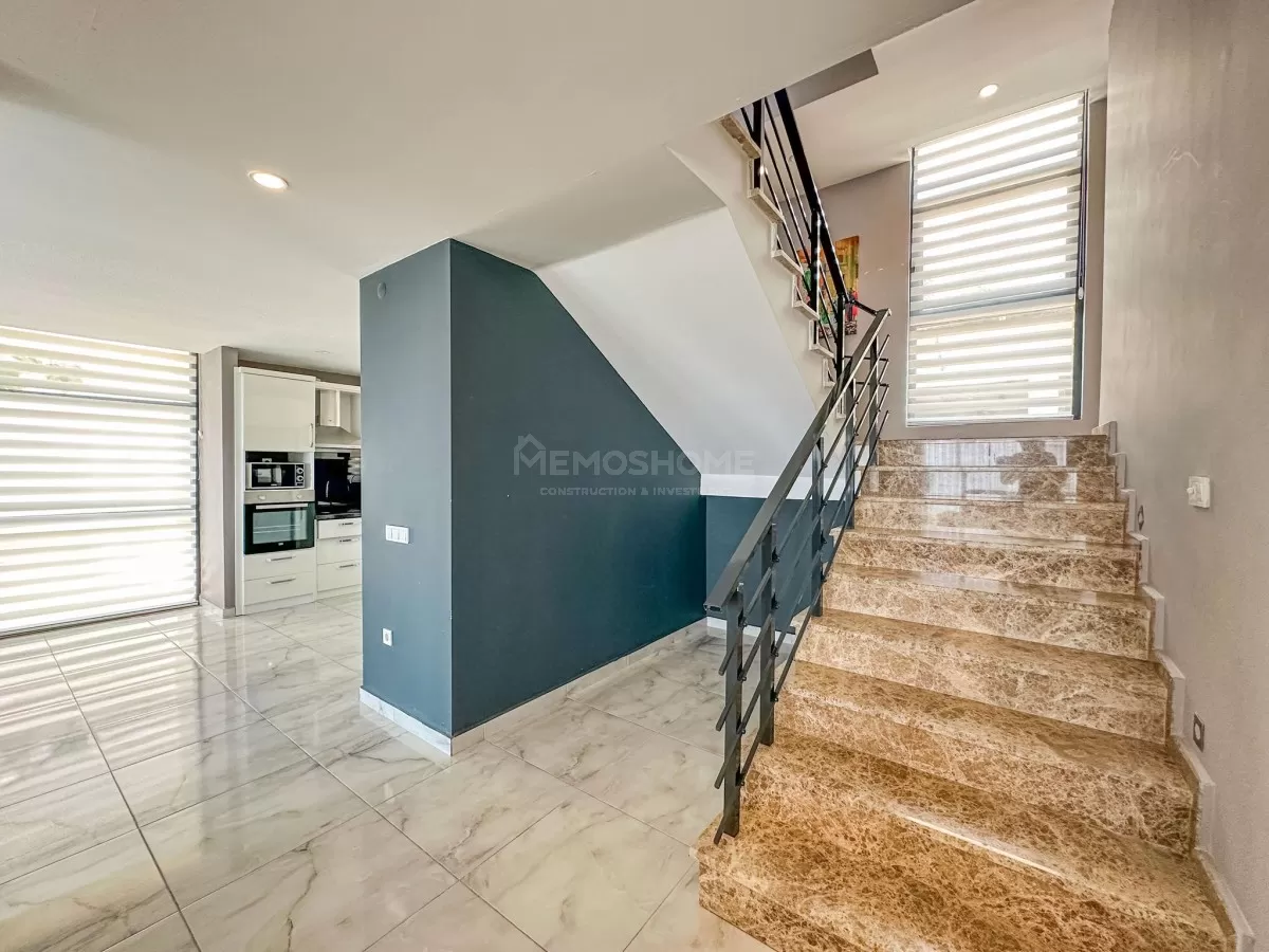 Manzaralı Lüks Triplex Villa