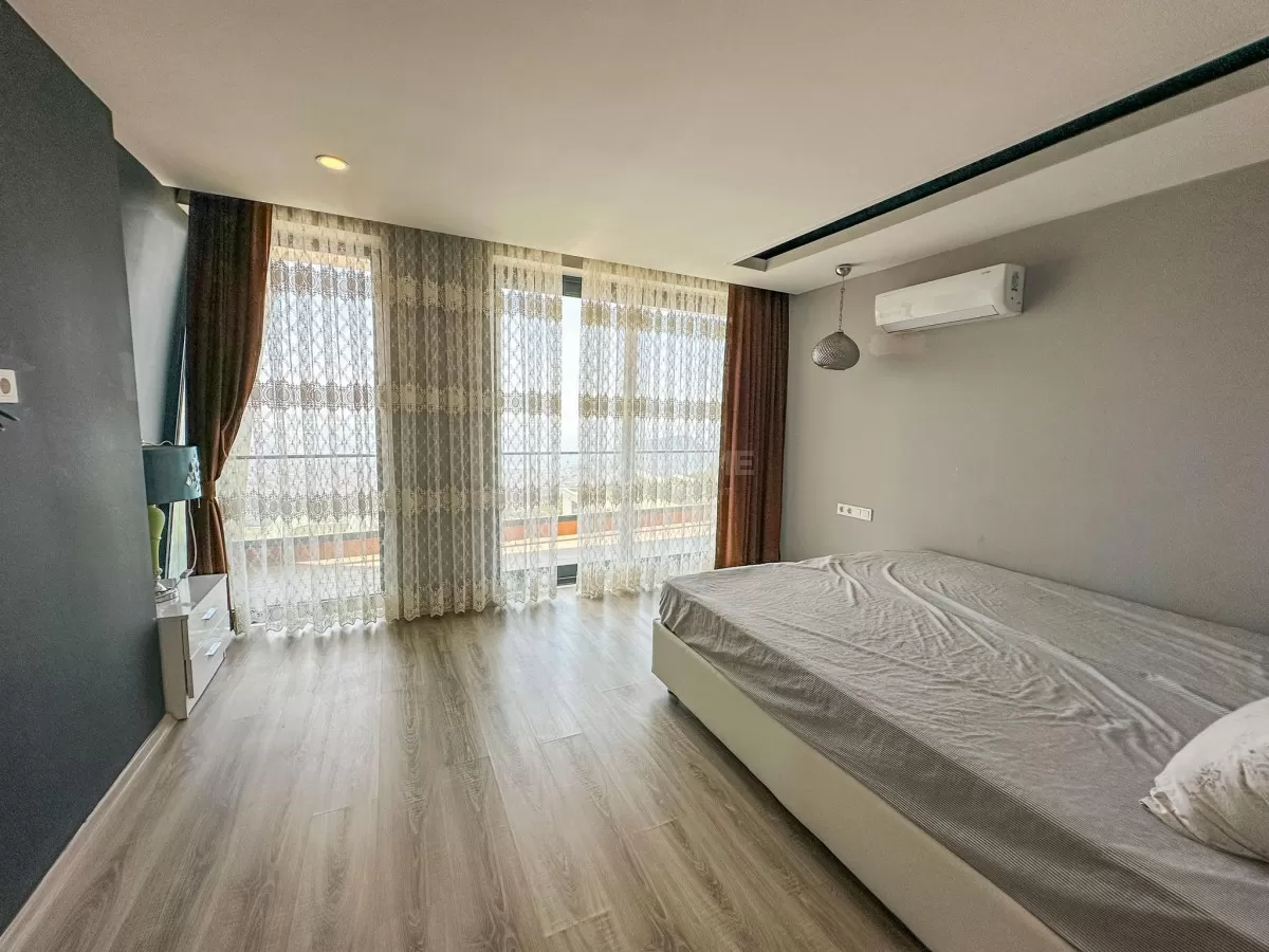 Manzaralı Lüks Triplex Villa