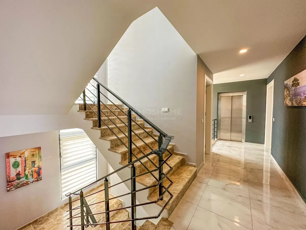 Manzaralı Lüks Triplex Villa