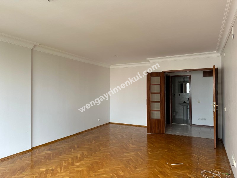 ACIBADEM İŞBANKASI BLOKLARI BÜYÜK 2+1 KİRALIK DAİRE