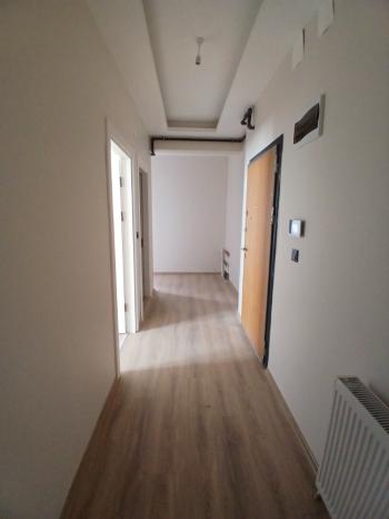 GÜVENAY - ÇORUM Bahçelievler İsmail Kakaç İlkokulu Civarı'nda Satılık 3+1 Daire!