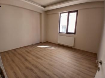 GÜVENAY - ÇORUM Bahçelievler İsmail Kakaç İlkokulu Civarı'nda Satılık 3+1 Daire!