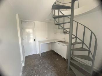 LEFKOŞA ORTAKÖY'DE ANA CADDE ÜZERİNDE AYLIK ÖDEMELİ KİRALIK İŞ YERİ