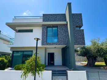 KKTC Girne Ozanköy de Deniz Manzaralı Geniş Teraslı Ful Eşyalı Fırsat Villa