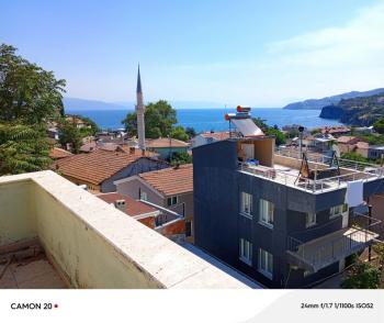 EMLAK HABERCİSİ 'NDEN MUDANYA KUMYAKA'DA 129 M2 TABANDA,  DENİZ GÖRÜR,  2 KATLI, 2 DAİRELİ, GARAJI VE BAHÇESİ OLAN MÜSTAKİL EV 