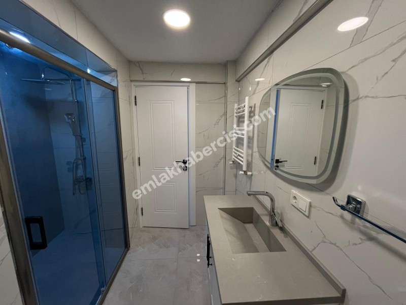 EMLAK HABERCİSİ 'NDEN MUDANYA GÜZELYALI SAHİLDE İDO 'YA 50 METRE PANORAMİK DENİZ MANZARALI SATILIK 2+1 DAİRE