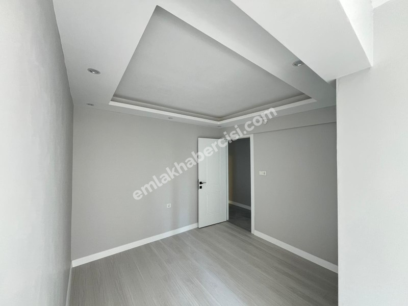 EMLAK HABERCİSİ 'NDEN MUDANYA GÜZELYALI SAHİLDE İDO 'YA 50 METRE PANORAMİK DENİZ MANZARALI SATILIK 2+1 DAİRE