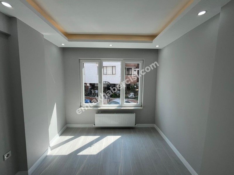 EMLAK HABERCİSİ 'NDEN MUDANYA GÜZELYALI SAHİLDE İDO 'YA 50 METRE PANORAMİK DENİZ MANZARALI SATILIK 2+1 DAİRE