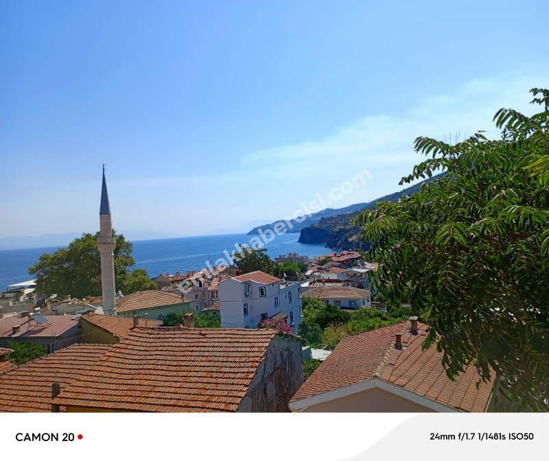 EMLAK HABERCİSİ 'NDEN MUDANYA KUMYAKA'DA 129 M2 TABANDA,  DENİZ GÖRÜR,  2 KATLI, 2 DAİRELİ, GARAJI VE BAHÇESİ OLAN MÜSTAKİL EV 