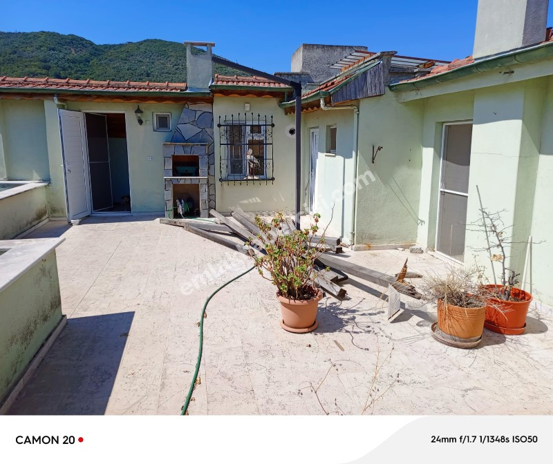 EMLAK HABERCİSİ 'NDEN MUDANYA KUMYAKA'DA 129 M2 TABANDA,  DENİZ GÖRÜR,  2 KATLI, 2 DAİRELİ, GARAJI VE BAHÇESİ OLAN MÜSTAKİL EV 