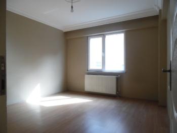 KUMYOL CADDESİNDE 2+1 KİRALIK DAİRE 