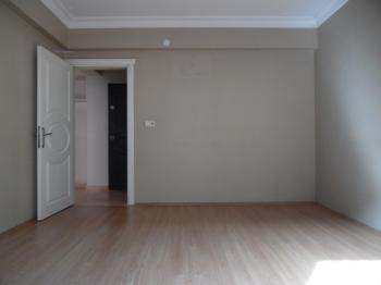 KUMYOL CADDESİNDE 2+1 KİRALIK DAİRE 