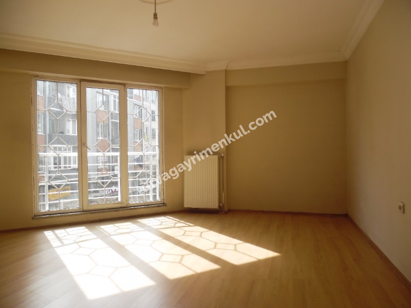 KUMYOL CADDESİNDE 2+1 KİRALIK DAİRE 