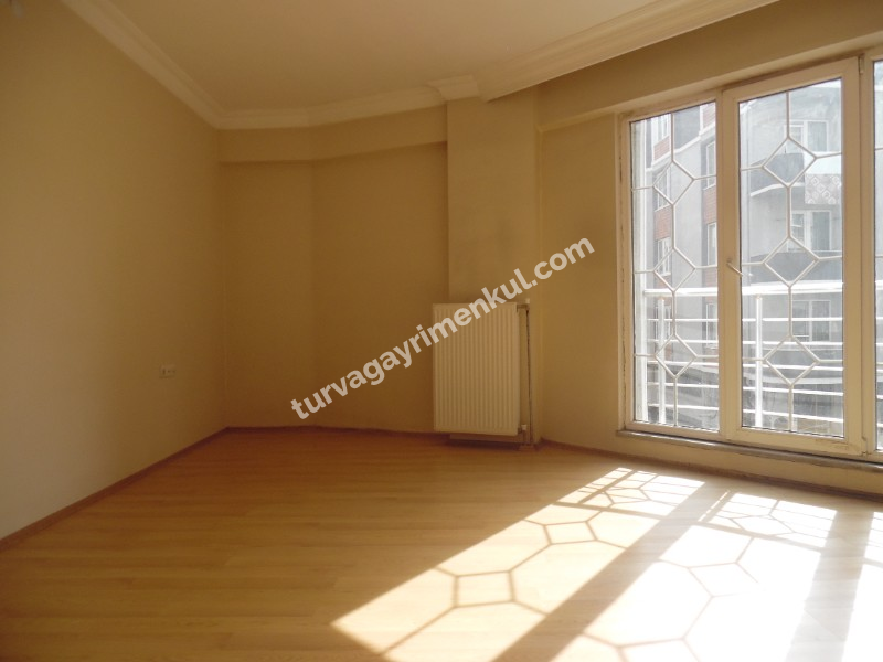 KUMYOL CADDESİNDE 2+1 KİRALIK DAİRE 