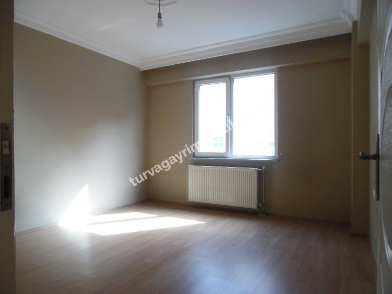 KUMYOL CADDESİNDE 2+1 KİRALIK DAİRE 