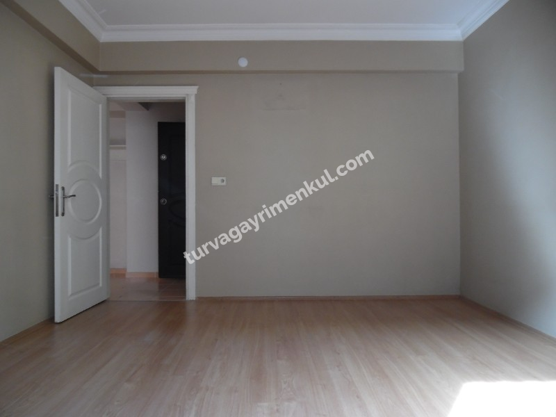 KUMYOL CADDESİNDE 2+1 KİRALIK DAİRE 