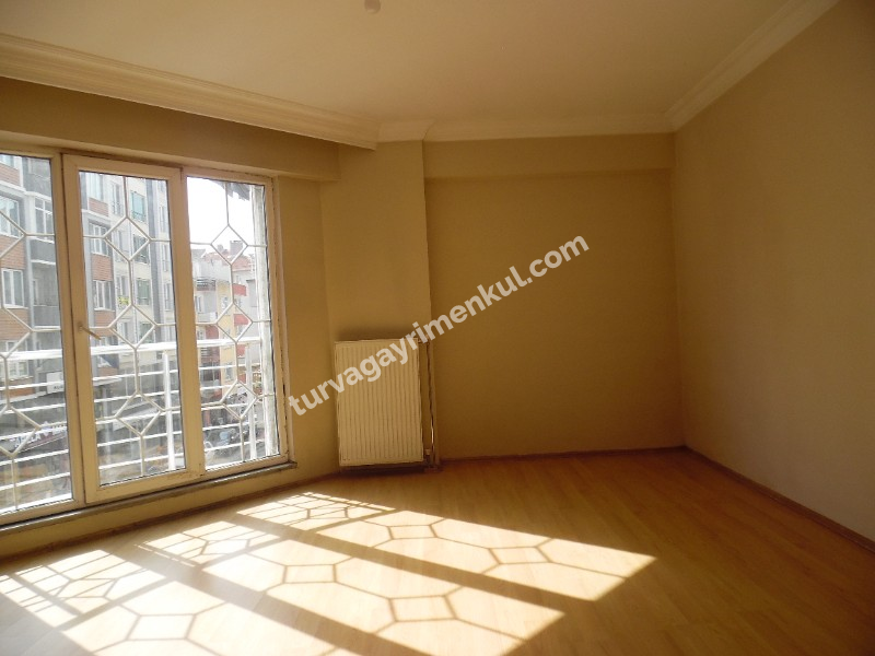 KUMYOL CADDESİNDE 2+1 KİRALIK DAİRE 