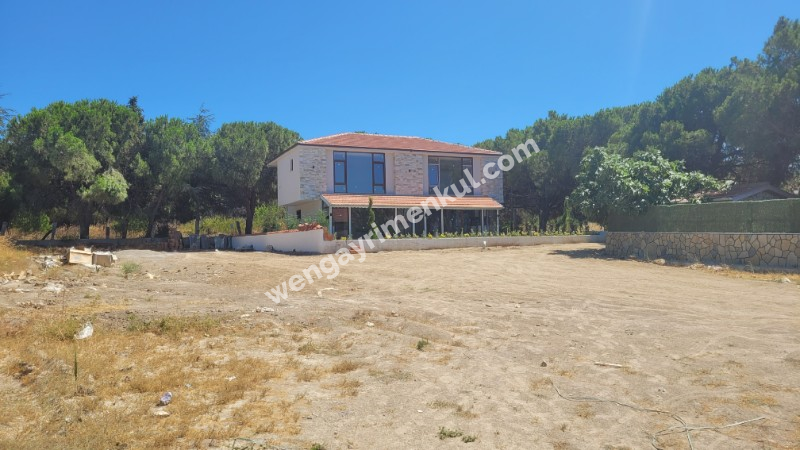 AVŞA'DA DENİZE SIFIR SATILIK 3+1 YENİ HAVUZLU BAHÇELİ VİLLA