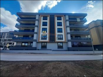 Güvenay - Çorum Tavukluk Ahçılar Mevkii Ara Kat Sıfır 4+1 