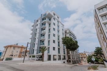 Girne Merkez’de Satılık Modern Dizaynlı 2+1 Daireler