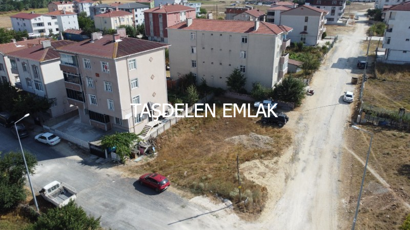 YERLEŞİM İÇERİNDE SATILIK MÜTEAHHİTLİK ARSA