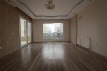 ASLAN'DAN MEZİTLİ DE HAVUZLU SİTEDE GENİŞ METRAJLI KİRALIK 3+1