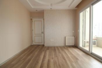 ASLAN'DAN MEZİTLİ DE HAVUZLU SİTEDE GENİŞ METRAJLI KİRALIK 3+1