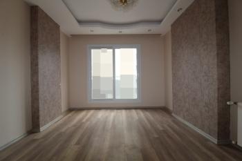 ASLAN'DAN MEZİTLİ DE HAVUZLU SİTEDE GENİŞ METRAJLI KİRALIK 3+1