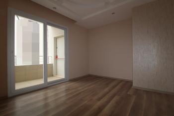 ASLAN'DAN MEZİTLİ DE HAVUZLU SİTEDE GENİŞ METRAJLI KİRALIK 3+1