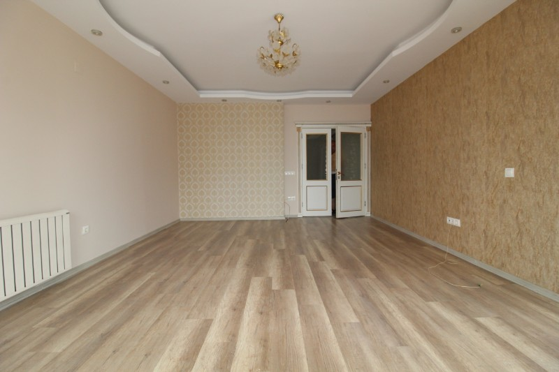 ASLAN'DAN MEZİTLİ DE HAVUZLU SİTEDE GENİŞ METRAJLI KİRALIK 3+1