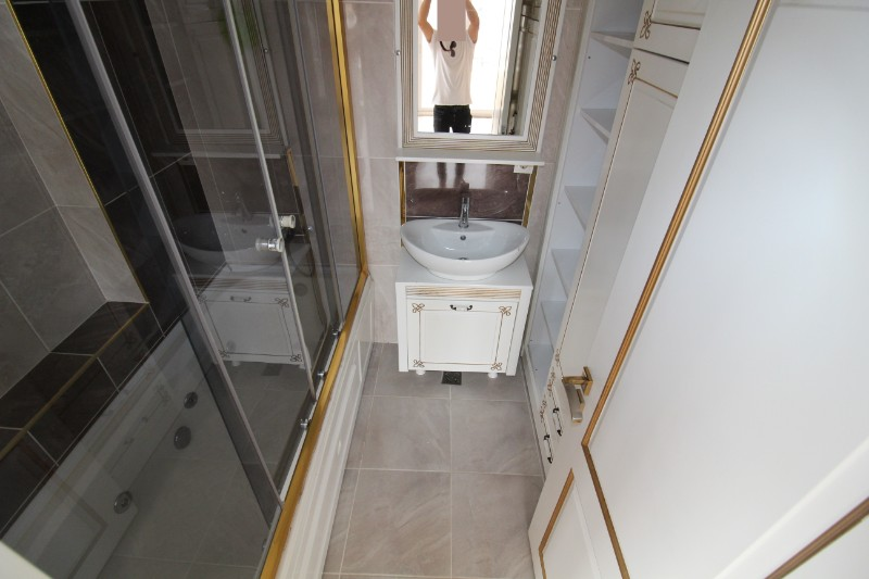 ASLAN'DAN MEZİTLİ DE HAVUZLU SİTEDE GENİŞ METRAJLI KİRALIK 3+1