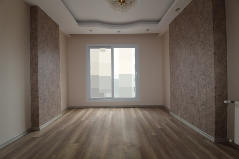 ASLAN'DAN MEZİTLİ DE HAVUZLU SİTEDE GENİŞ METRAJLI KİRALIK 3+1