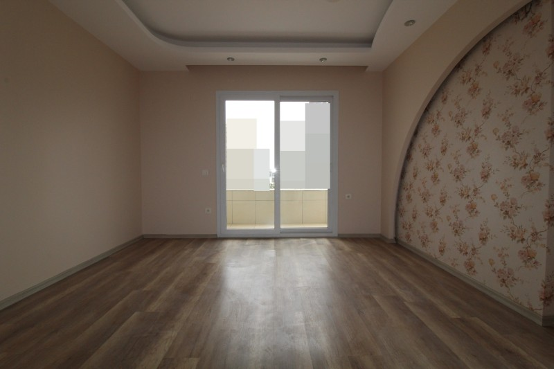 ASLAN'DAN MEZİTLİ DE HAVUZLU SİTEDE GENİŞ METRAJLI KİRALIK 3+1