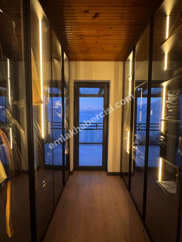 HALİTPAŞA YILDIZTEPE 'DE SİTEİÇİ GENİŞ BAHÇELİ, DENİZ MANZARALI, İÇİ LÜKS YAPILI SATILIK VİLLA