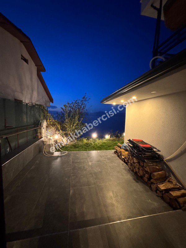 HALİTPAŞA YILDIZTEPE 'DE SİTEİÇİ GENİŞ BAHÇELİ, DENİZ MANZARALI, İÇİ LÜKS YAPILI SATILIK VİLLA