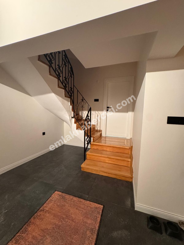 HALİTPAŞA YILDIZTEPE 'DE SİTEİÇİ GENİŞ BAHÇELİ, DENİZ MANZARALI, İÇİ LÜKS YAPILI SATILIK VİLLA