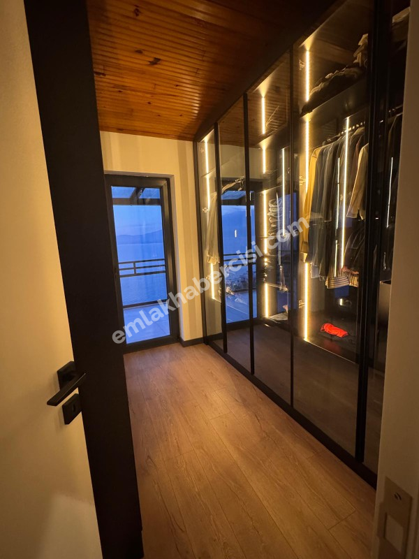 HALİTPAŞA YILDIZTEPE 'DE SİTEİÇİ GENİŞ BAHÇELİ, DENİZ MANZARALI, İÇİ LÜKS YAPILI SATILIK VİLLA