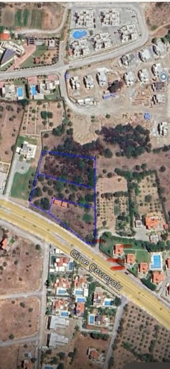 Edremit Bölgesinde  Satılık Ana Yol Cepheli Deniz ve Dağ manzaralı 5 dönüm (6700m2) Arazi