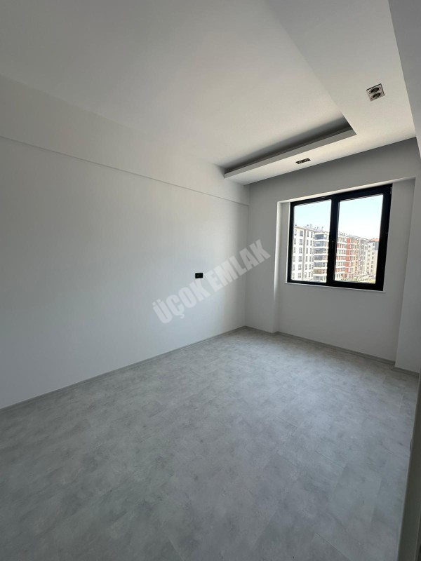 AFYON ÜÇOK EMLAKTAN ALİ ÇETİNKAYA MAH SATILIK 2+1 SIFIR LÜX ARAKAT DAİRE
