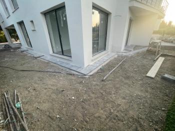 Lefkoşa Gönyeli Bölgesinde BAHÇELİ ZEMİN KAT SATILIK 2+1 SIFIR DAİRELER
